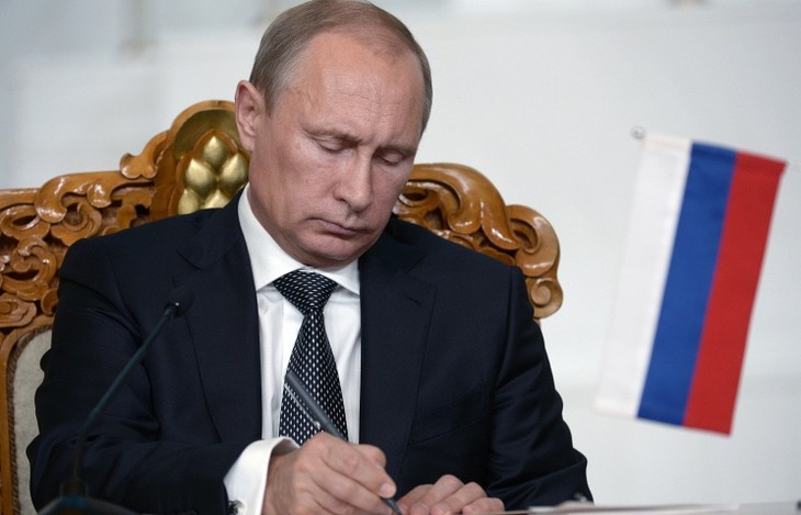 Russian President signs decree suspending FTA with Ukraine - ảnh 1